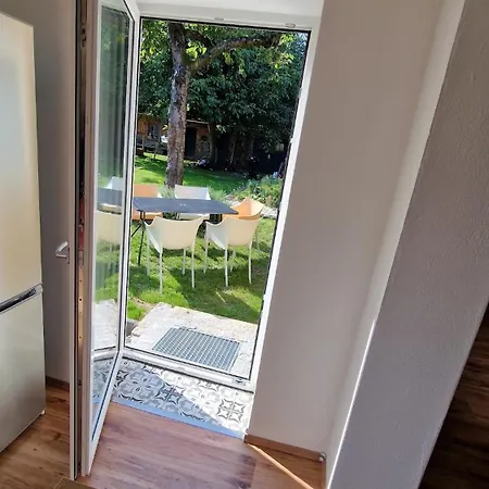 On A Three-sided Courtyard With Garden Apartment Cottbus